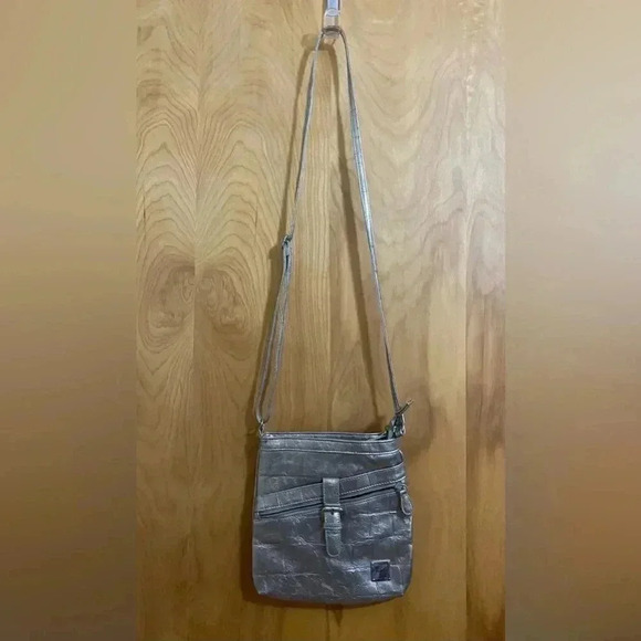 Koltov Handbags - Koltov Crossbody Croc Embossed Silver Tone Metallic EUC